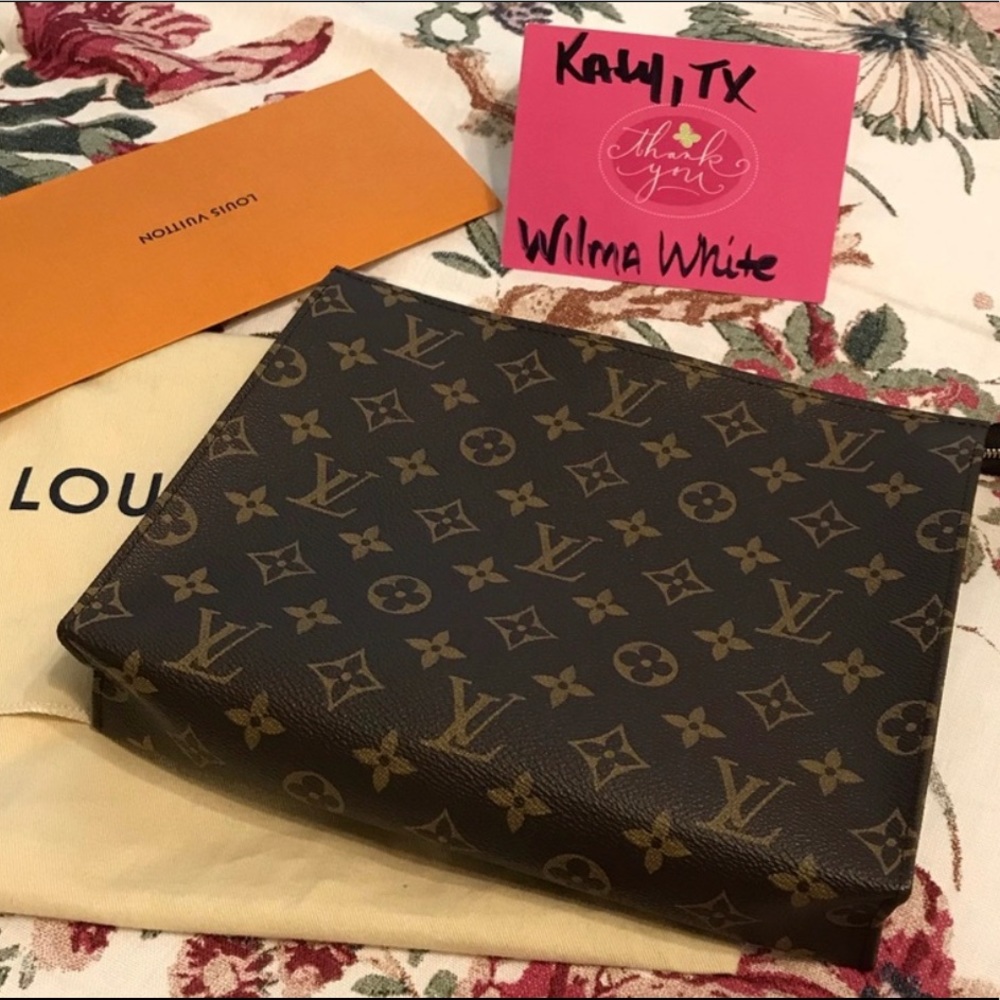 Louis Vuitton Toiletry 26